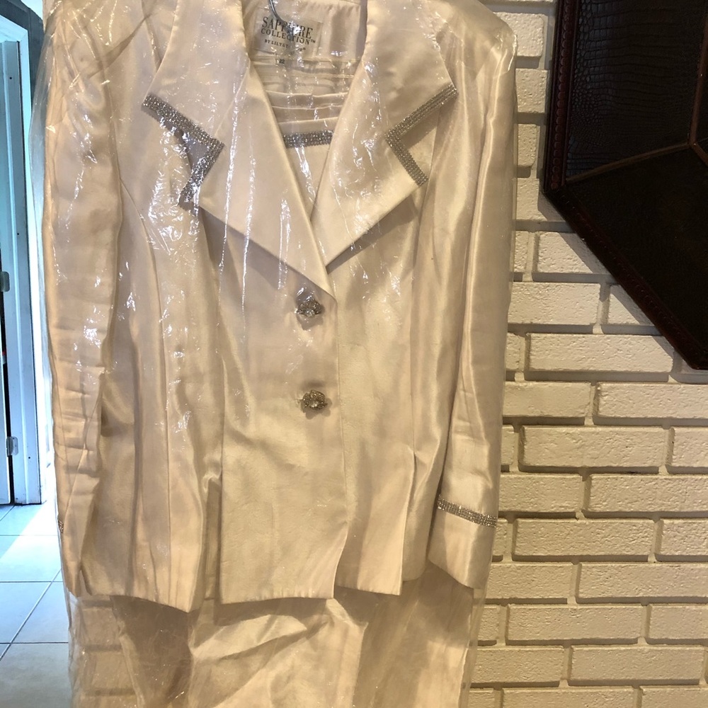 Like new white satin skirt set